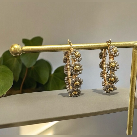 Silver floral shape hoop flower earrings gift for daughter evening date hoops - Picture 2 of 3